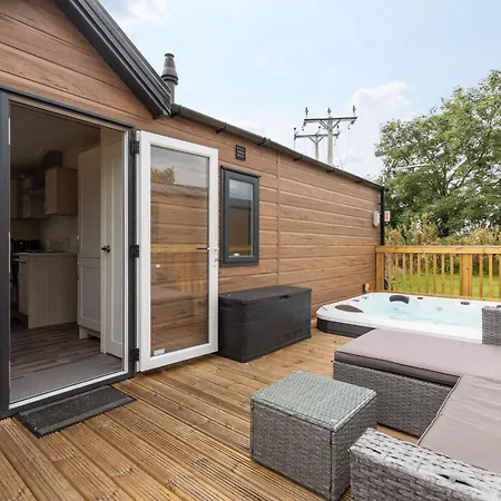 Holiday home Mallard - Stunning With Hot Tub