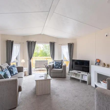 Mallard - Stunning With Hot Tub Holiday home